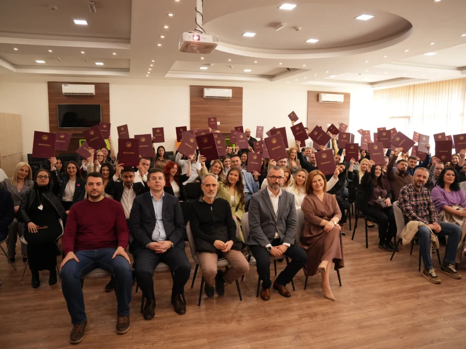 Свечано уручене дипломе 31 генерацији дипломираних студената 01